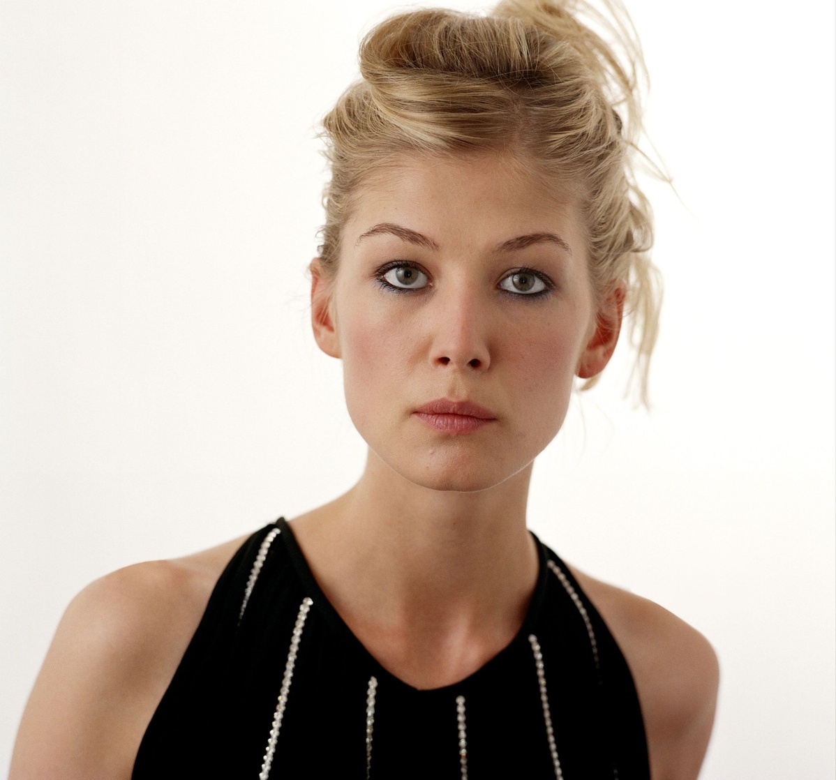 Rosamund Pike