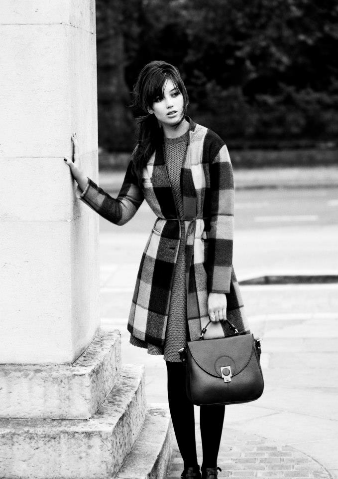 Picture of Daisy Lowe