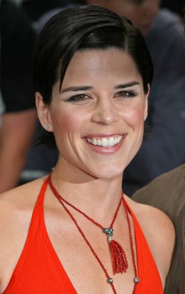 Image of Neve Campbell.