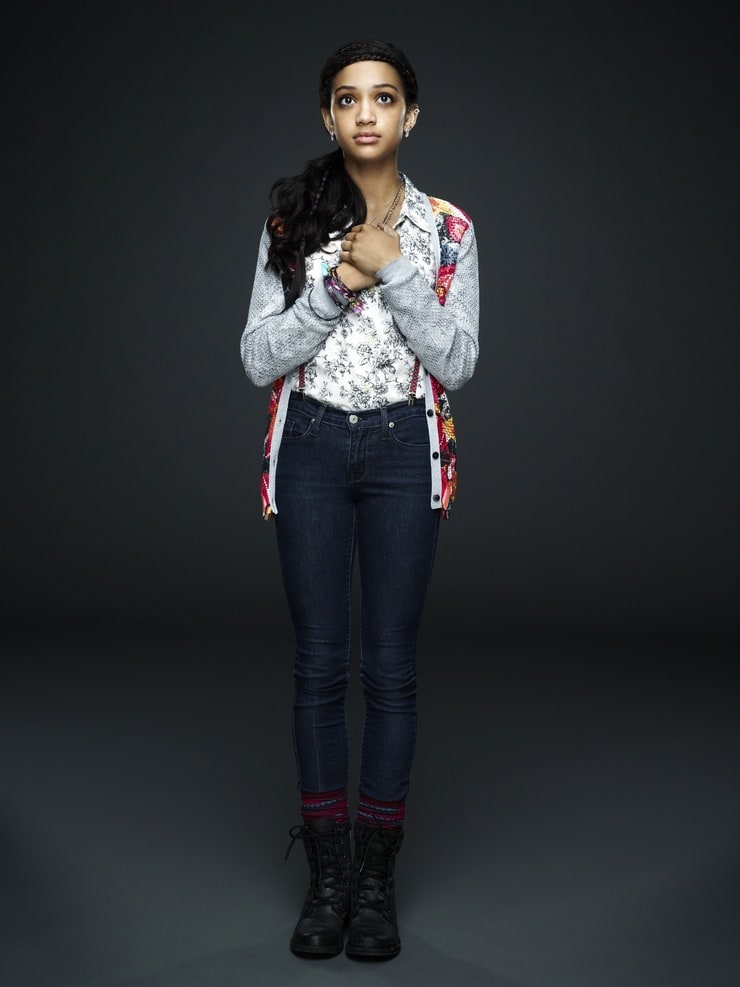 Samantha Logan actress