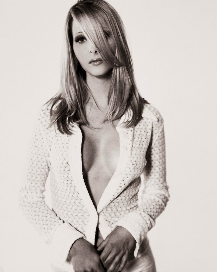 Lisa Kudrow picture.