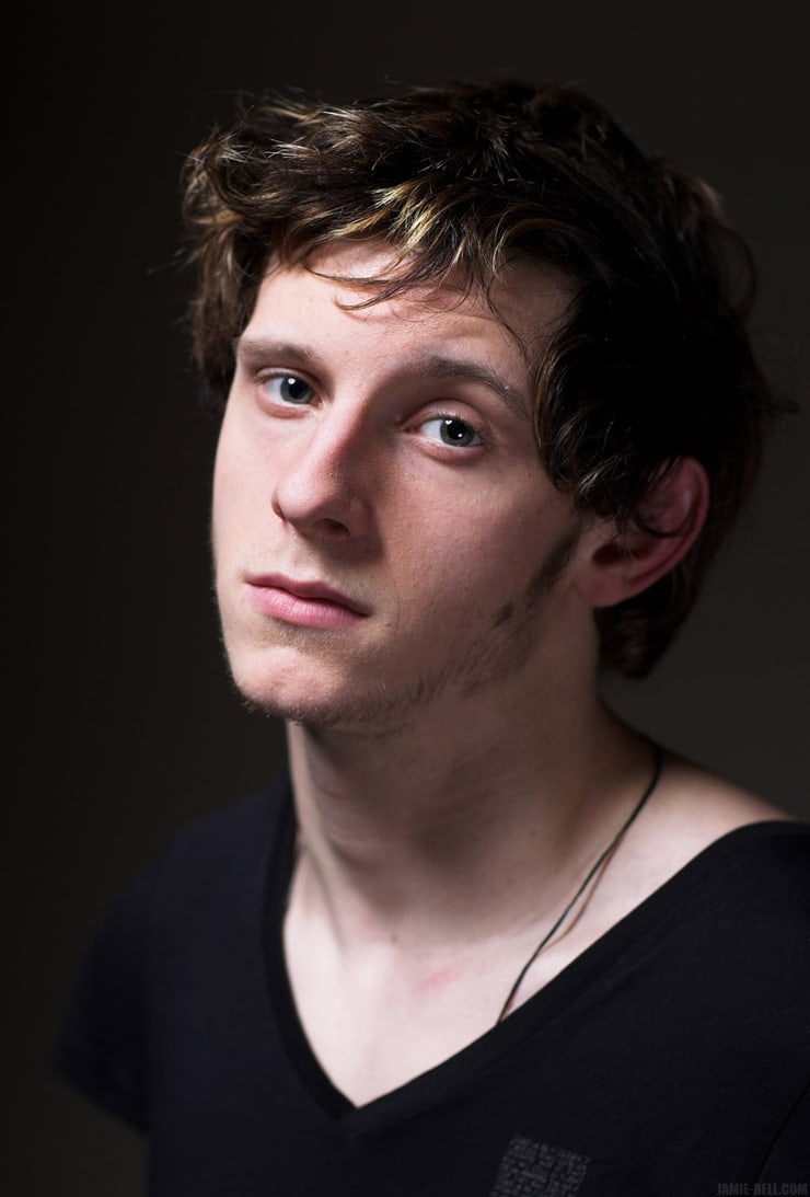 Jamie Bell as bernie taupin