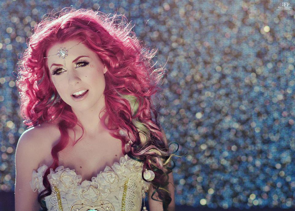 Traci Hines Traci Hines