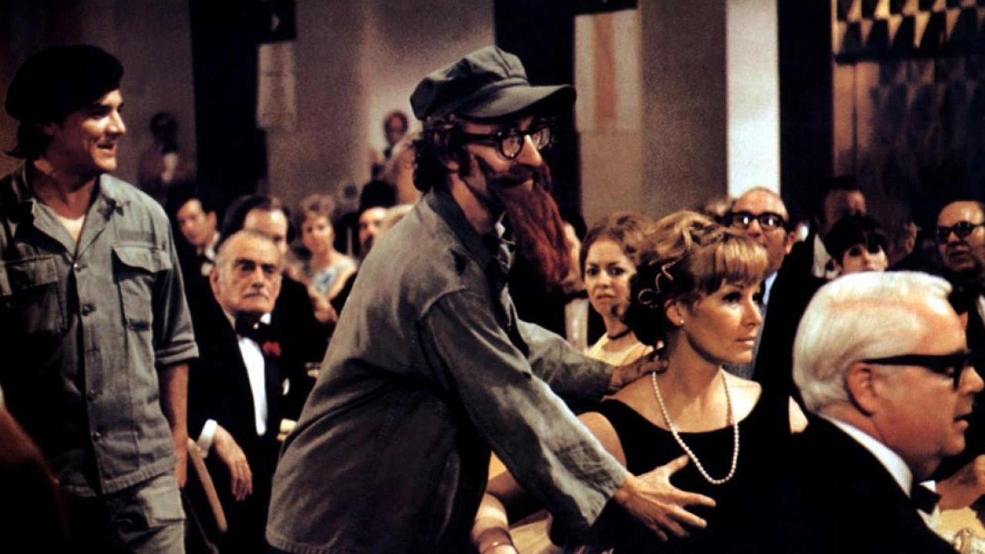 Bananas (1971) Bananas (1971)