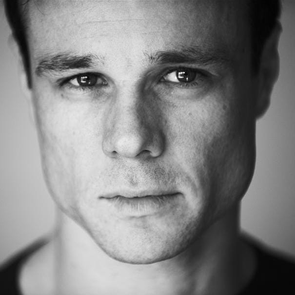 Next photo of Rupert Evans