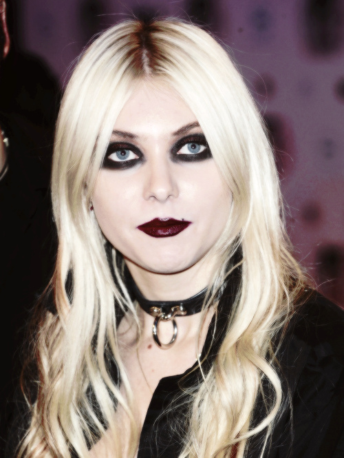 Picture of Taylor Momsen