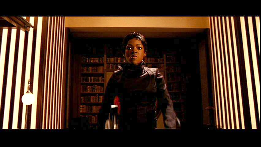 Caroline Chikezie