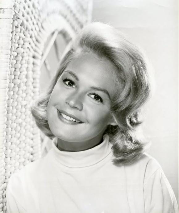 Next photo of Sandra Dee