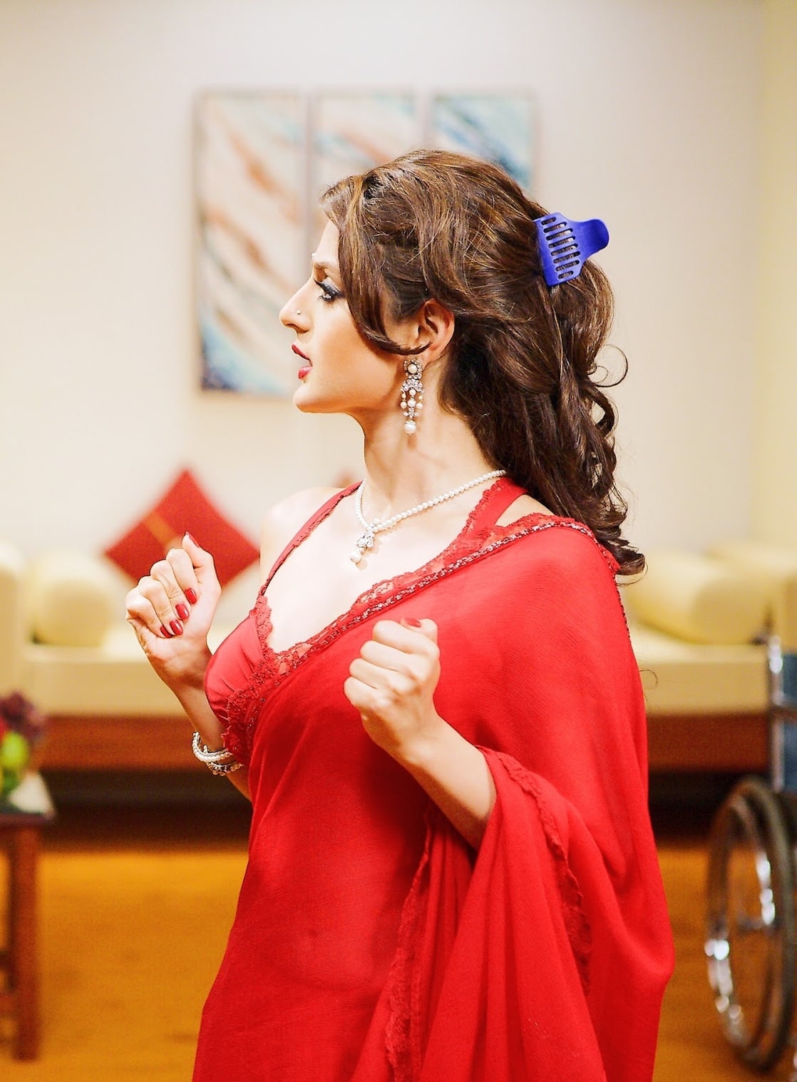 Actress Amisha Patel Beautiful Photo | Veethi