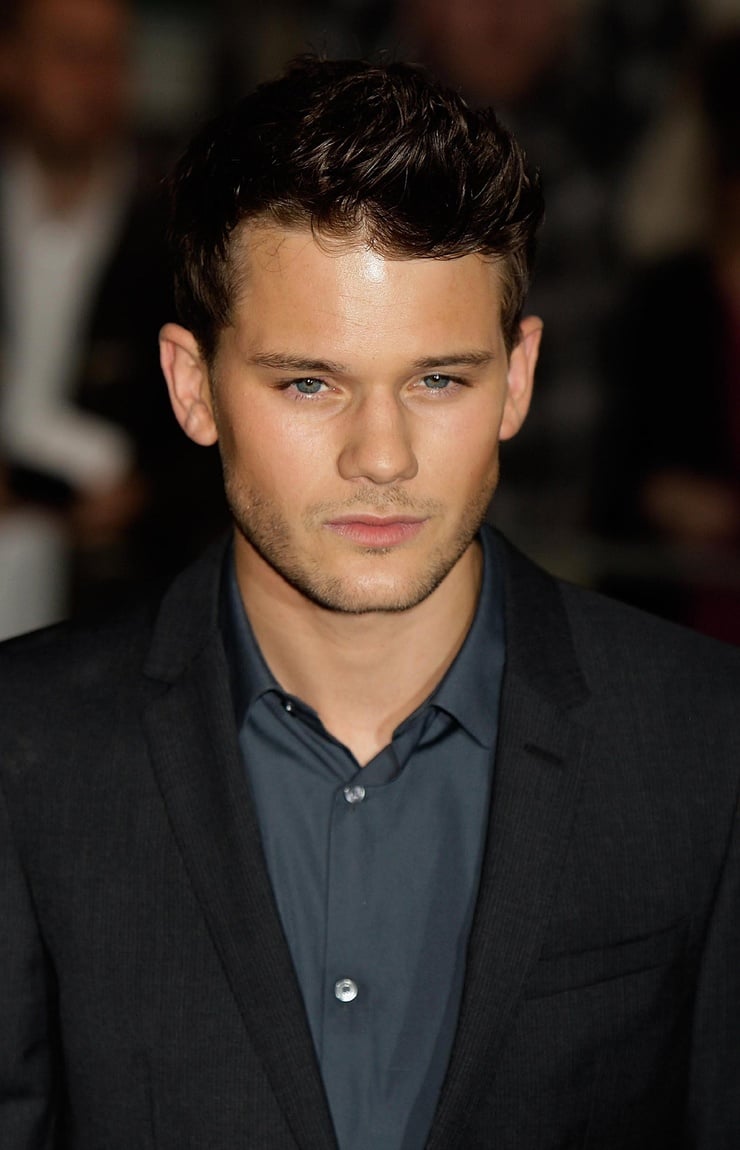 Picture of Jeremy Irvine