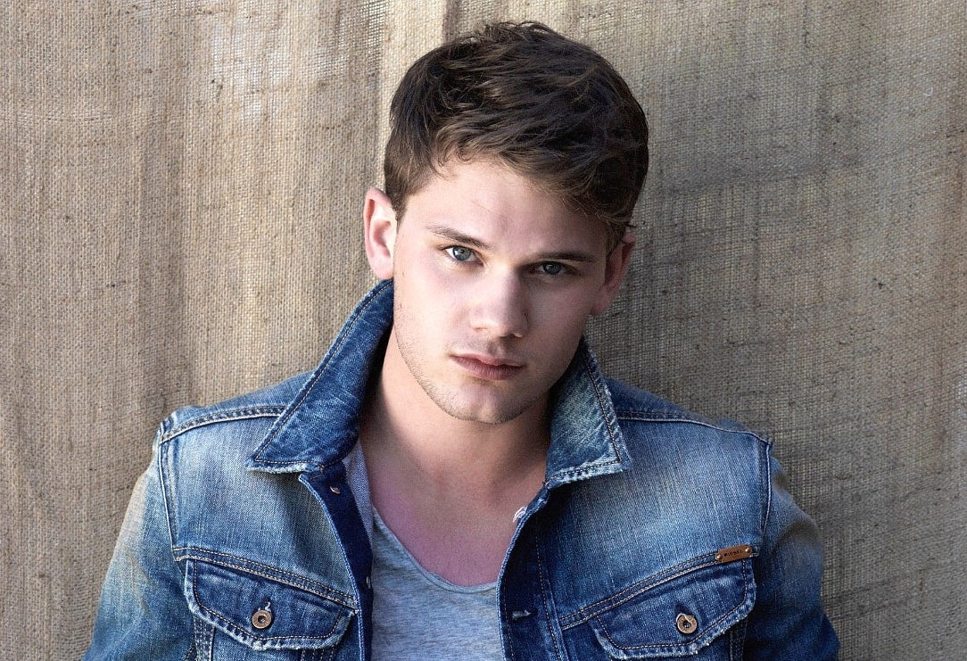 http://ilarge.lisimg.com/image/5097121/1084full-jeremy-irvine.jpg