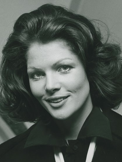 Lois Chiles beautiful