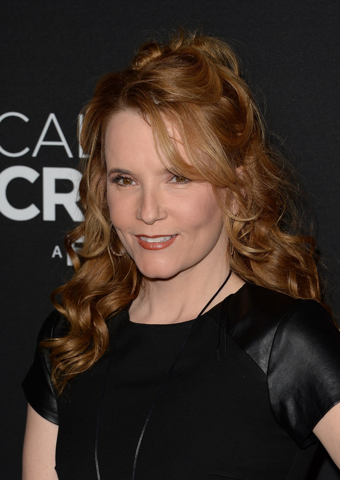 Next photo of Lea Thompson