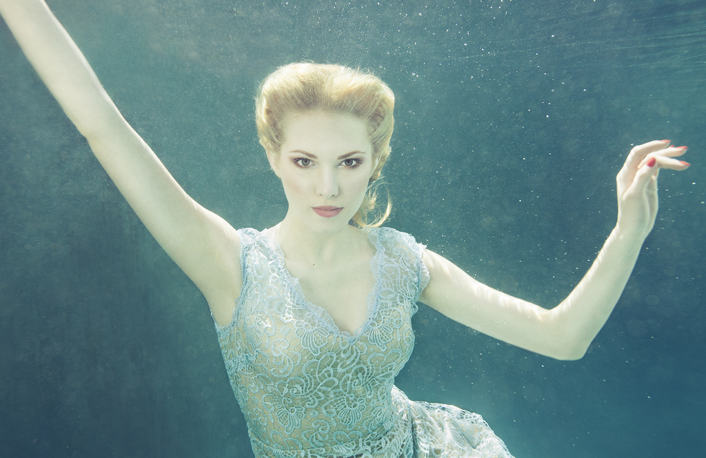 Claudia Lee