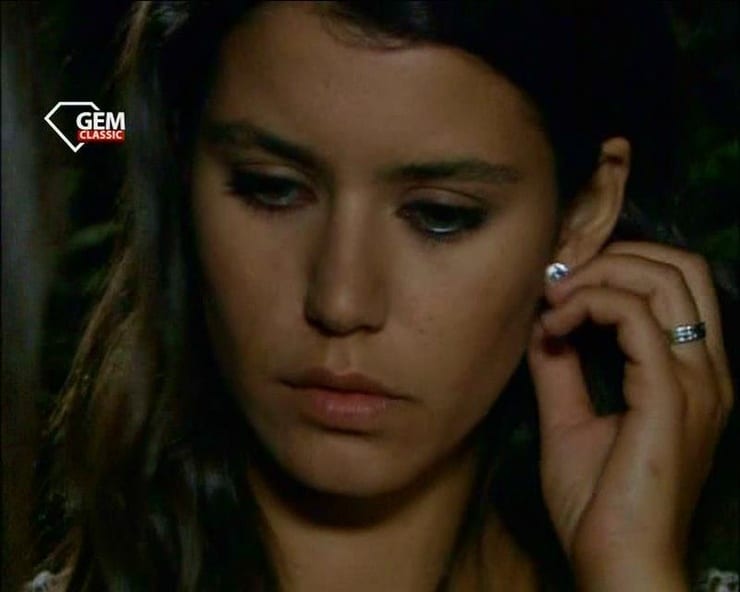 Picture Of Beren Saat 3195