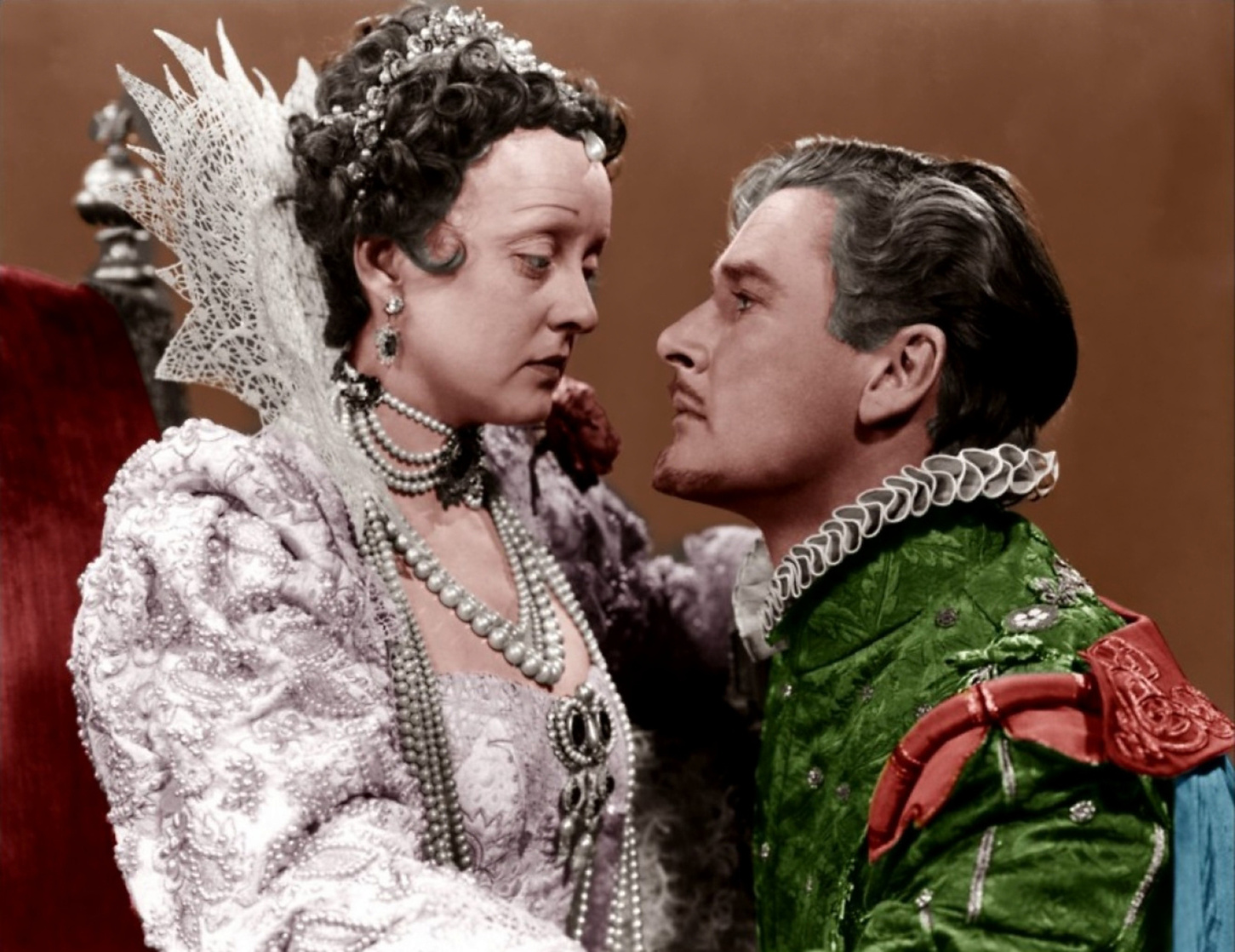 The Private Lives of Elizabeth and Essex (1939)