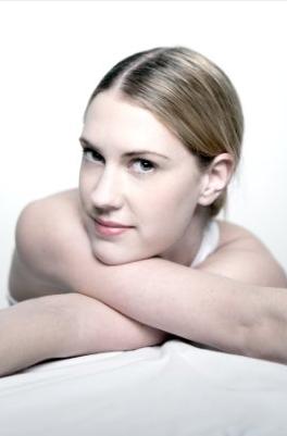 Picture of Lauren Lee Smith