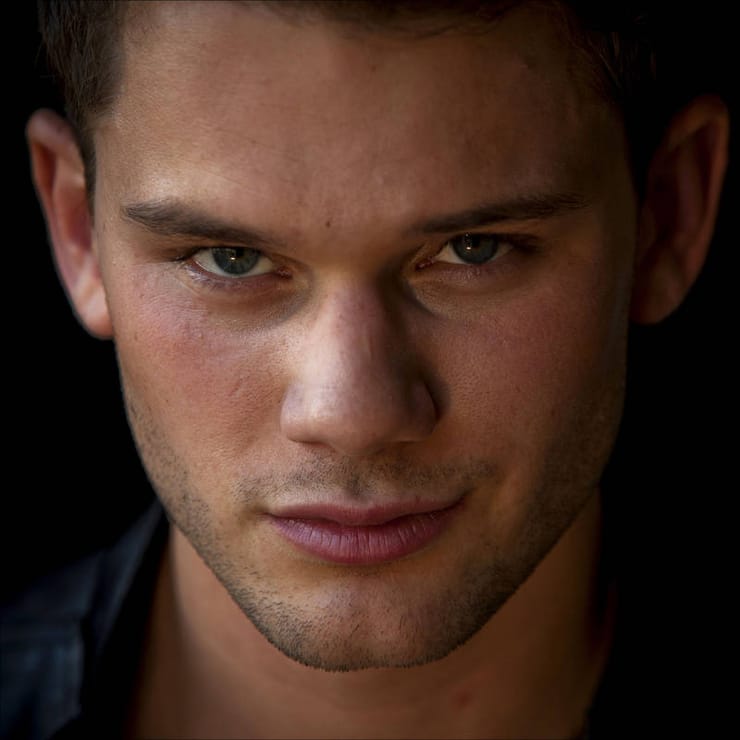 Jeremy Irvine picture - DaftSex HD