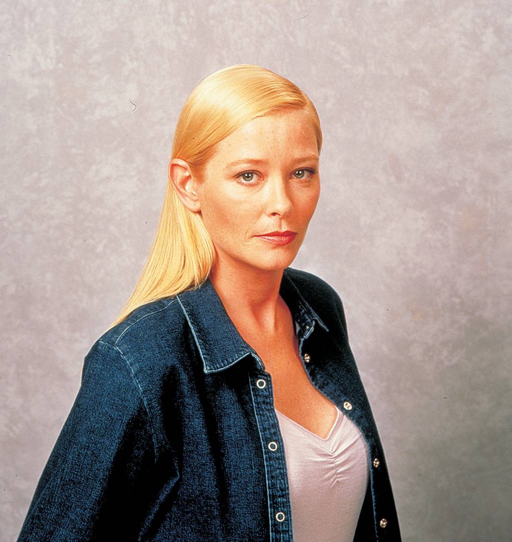 Pamela Gidley.