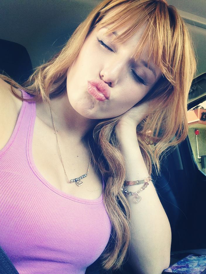 Bella thorne фото