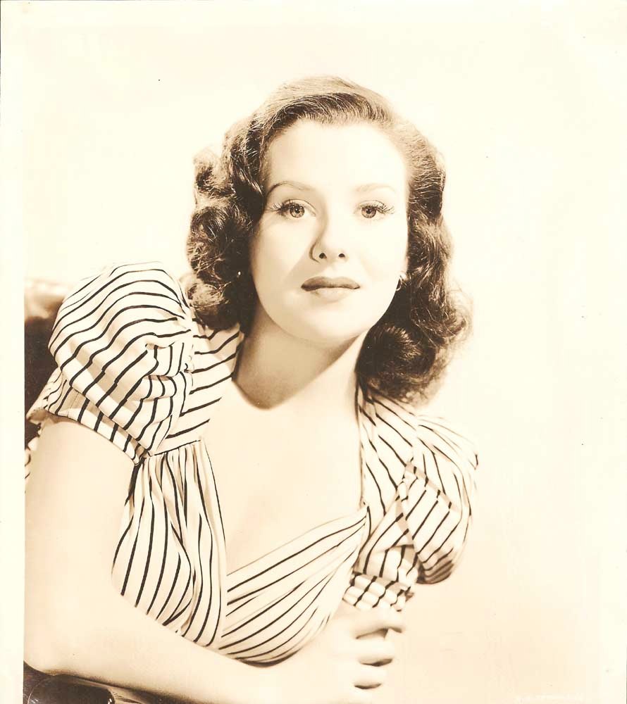 Watch Elizabeth Lawrence (actress) video Watch Elizabeth Lawrence (actress) video