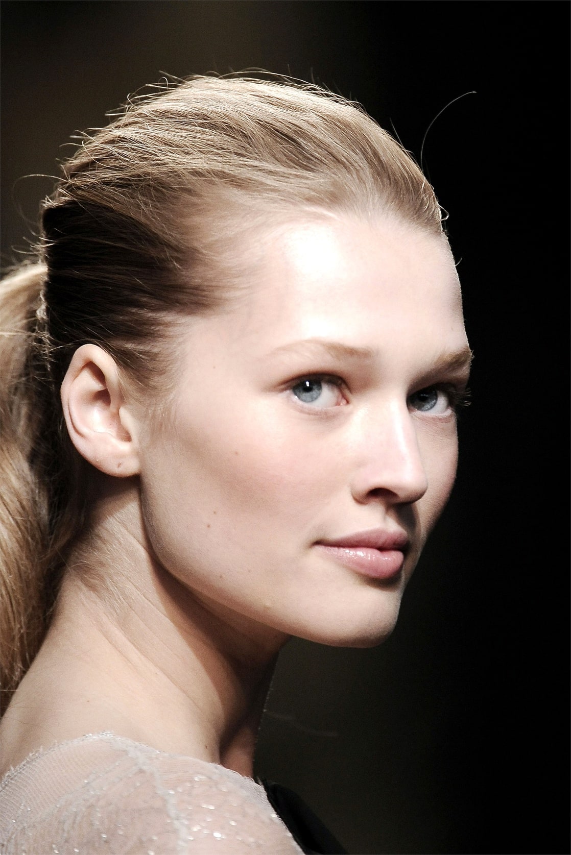 Picture of Toni Garrn