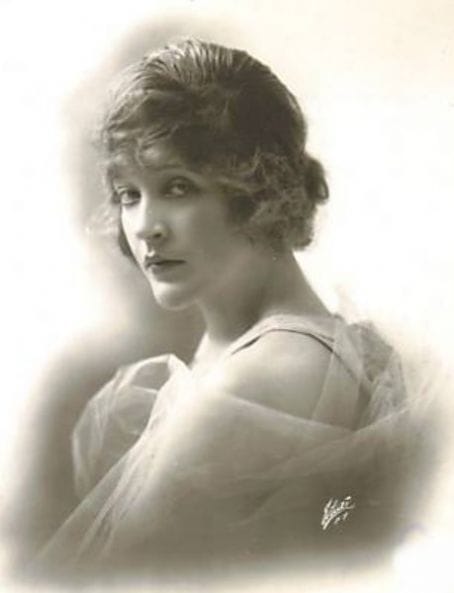 Mae Murray image