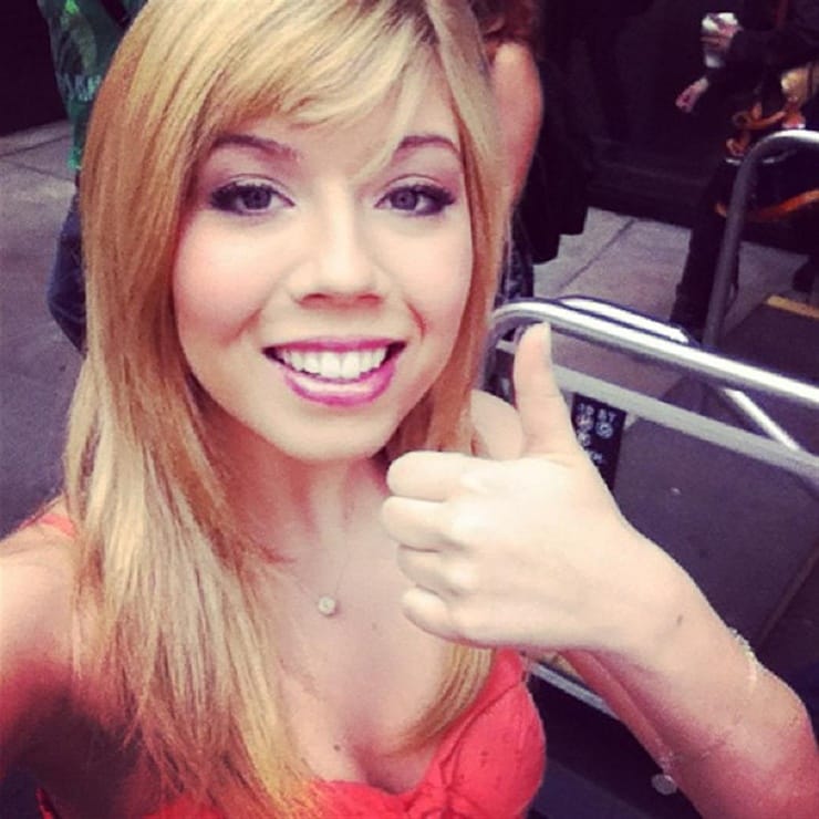 Брайан маккарди. Jennette MCCURDY. Дженнет маккарди. Маккарди Воронеж. Jennette MCCURDY feet.