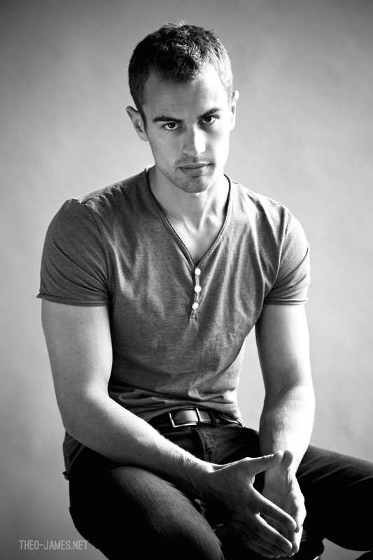 Picture Of Theo James