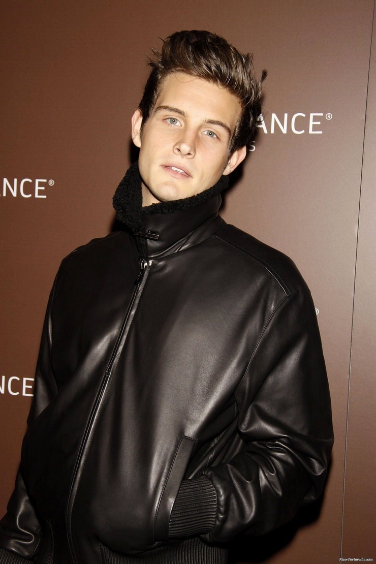 Next photo of Nico Tortorella