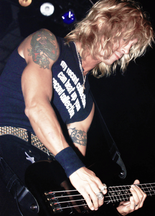 duff mckagan figure