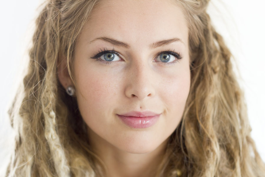 Anna April