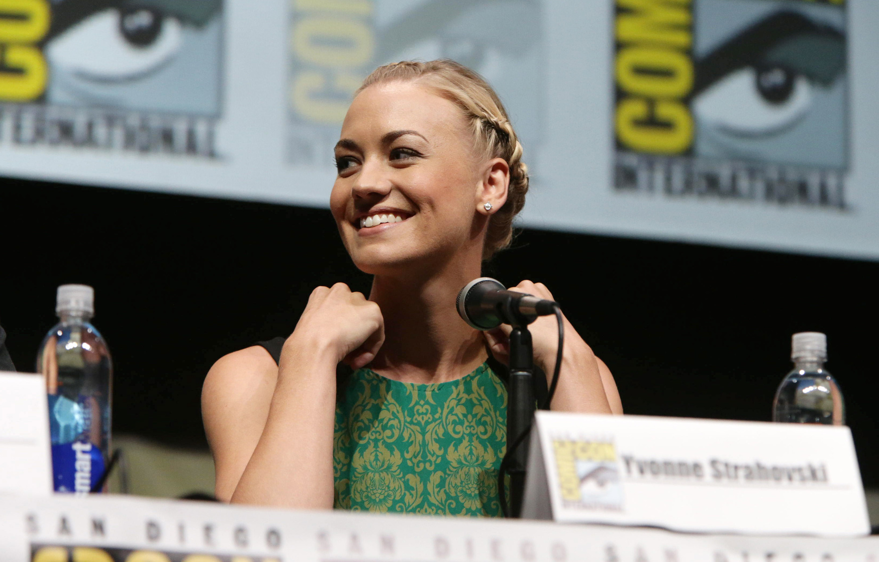 Yvonne Strahovski Yvonne Strahovski
