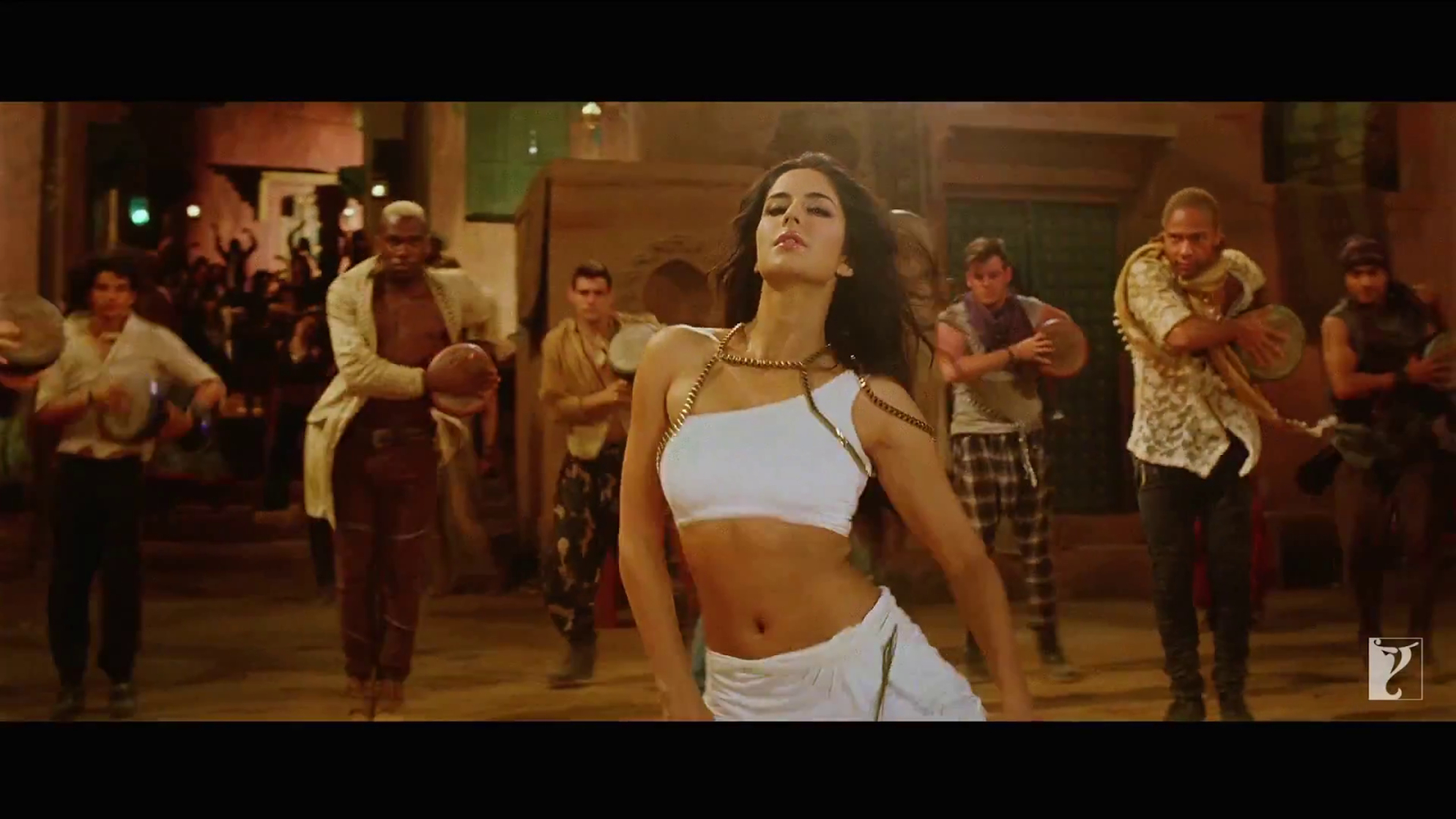 Ek Tha Tiger                                  (2012)