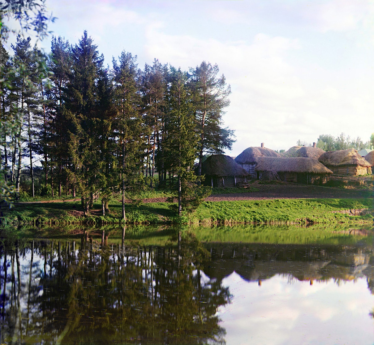 Yasnaya Polyana - Big pond and village