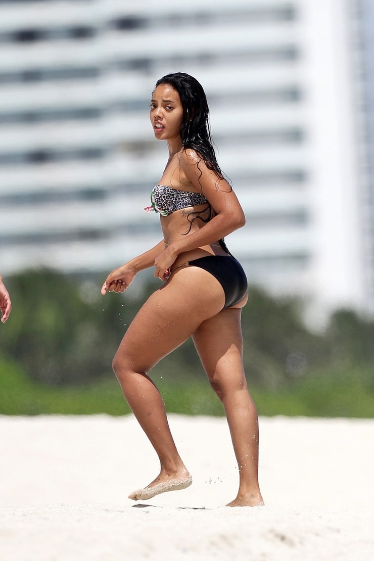 Picture of Angela Simmons.