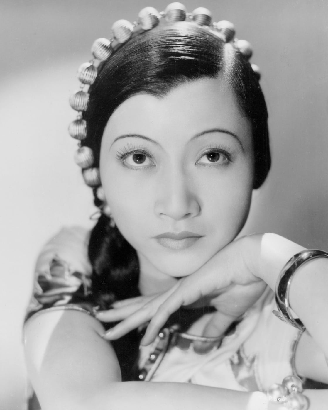 Anna mae. Anna May Wong. Анна Мэй Вонг актриса. Голливудское Анны. Театральные брови 30 годы фото.