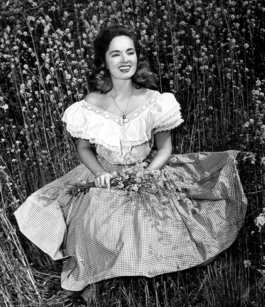 Ann uk. Энн Блит Русалка. Энн Блит в старости. Ann Blyth photo. Энн Блит Ann Blyth в свадебном платье.