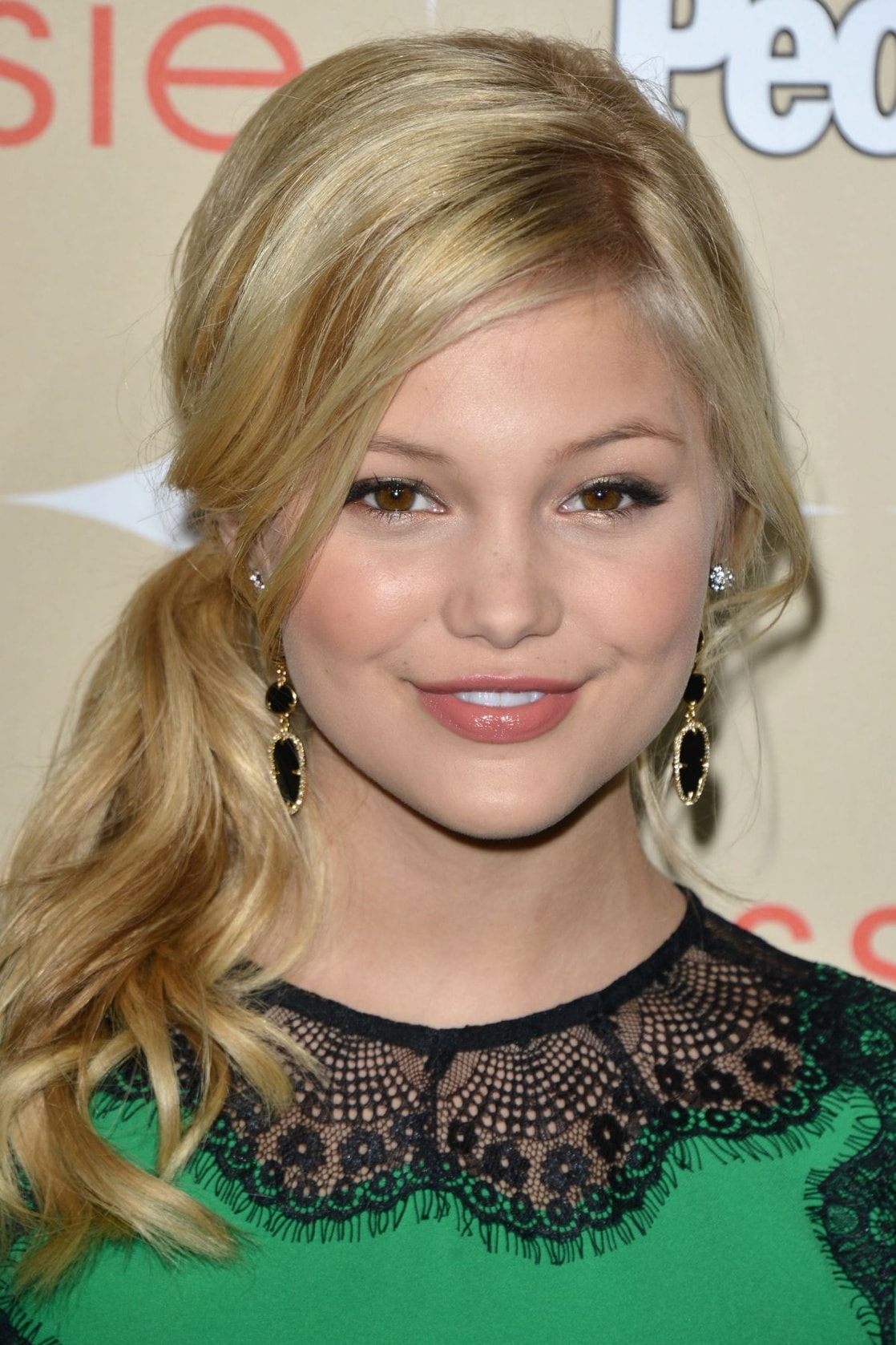 Olivia Holt image