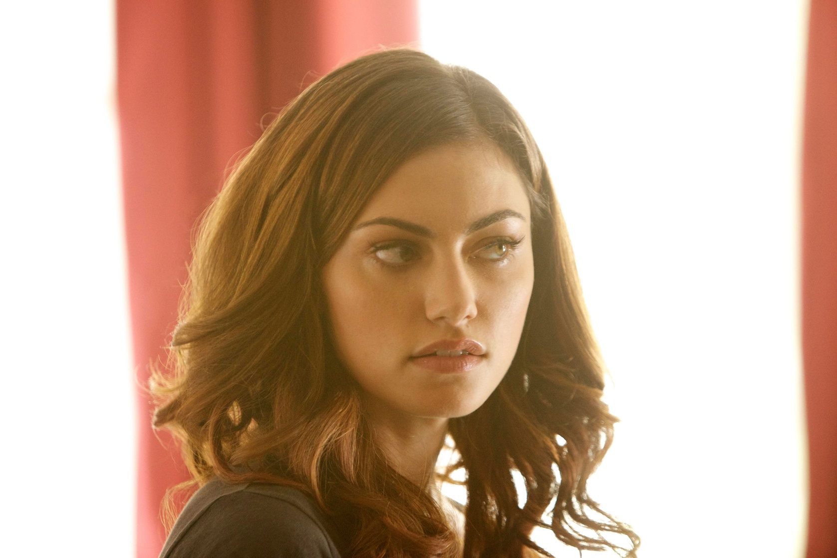 Phoebe Tonkin