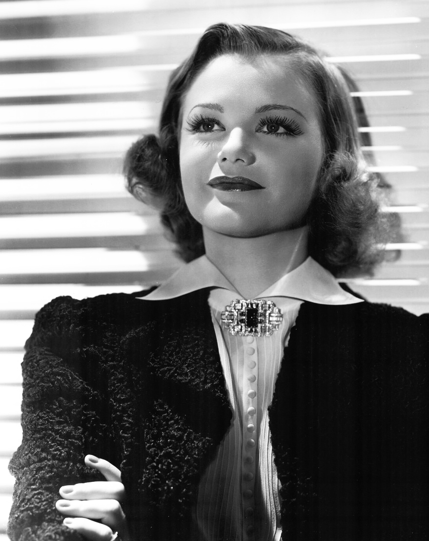 Picture of Simone Simon