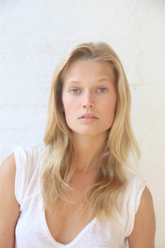 Toni Garrn picture