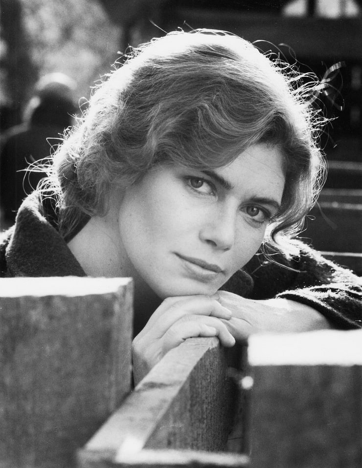 Picture of Kelly McGillis.