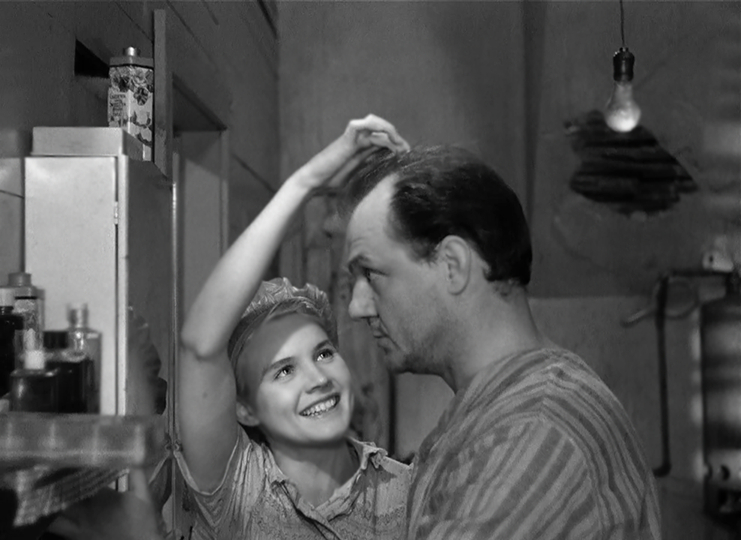 Carroll Baker and Karl Malden