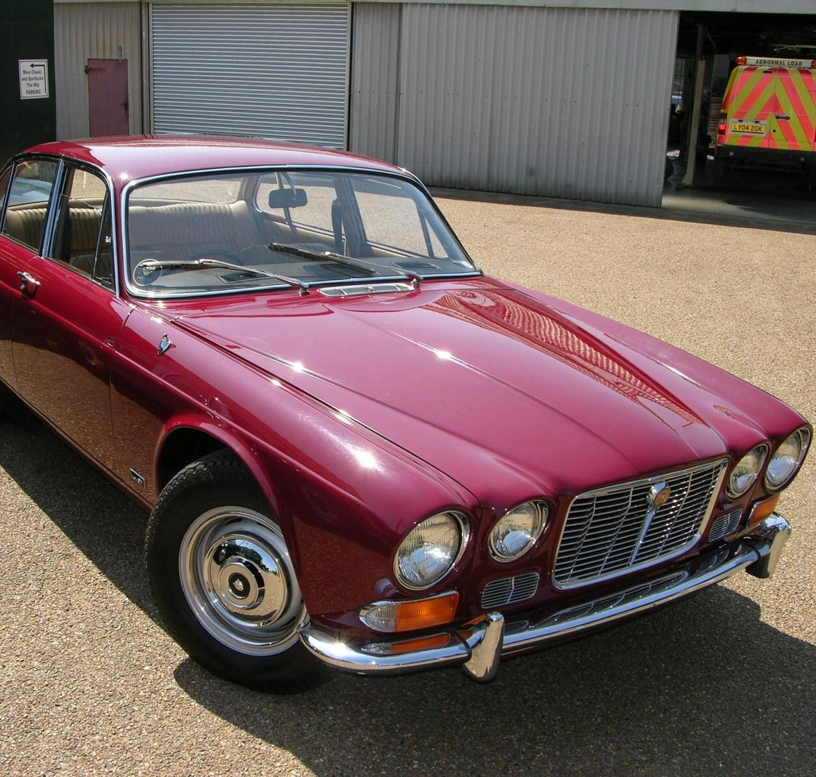 Jaguar XJ6