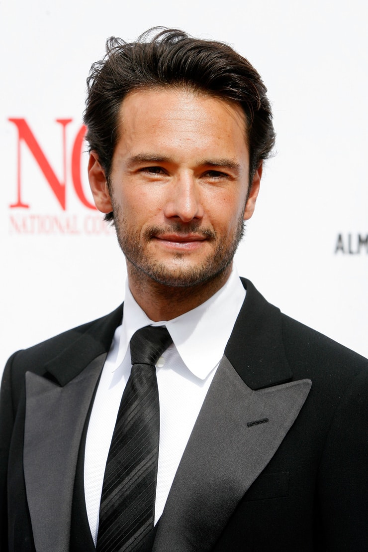 Rodrigo Santoro image