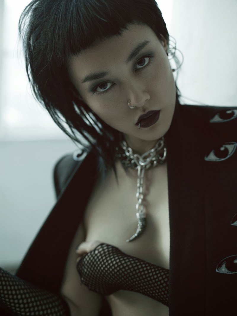Forum on this topic: Rinko Kikuchi, rinko-kikuchi/ Communication on this topic: Roark Critchlow, rinko-kikuchi/