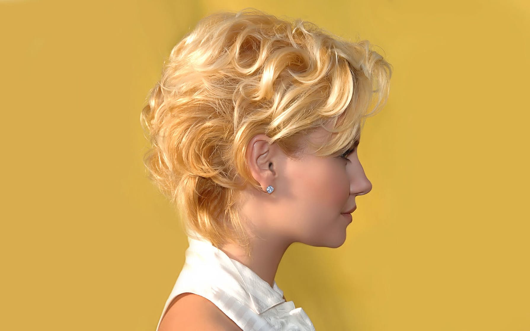 Elisha Cuthbert Elisha Cuthbert