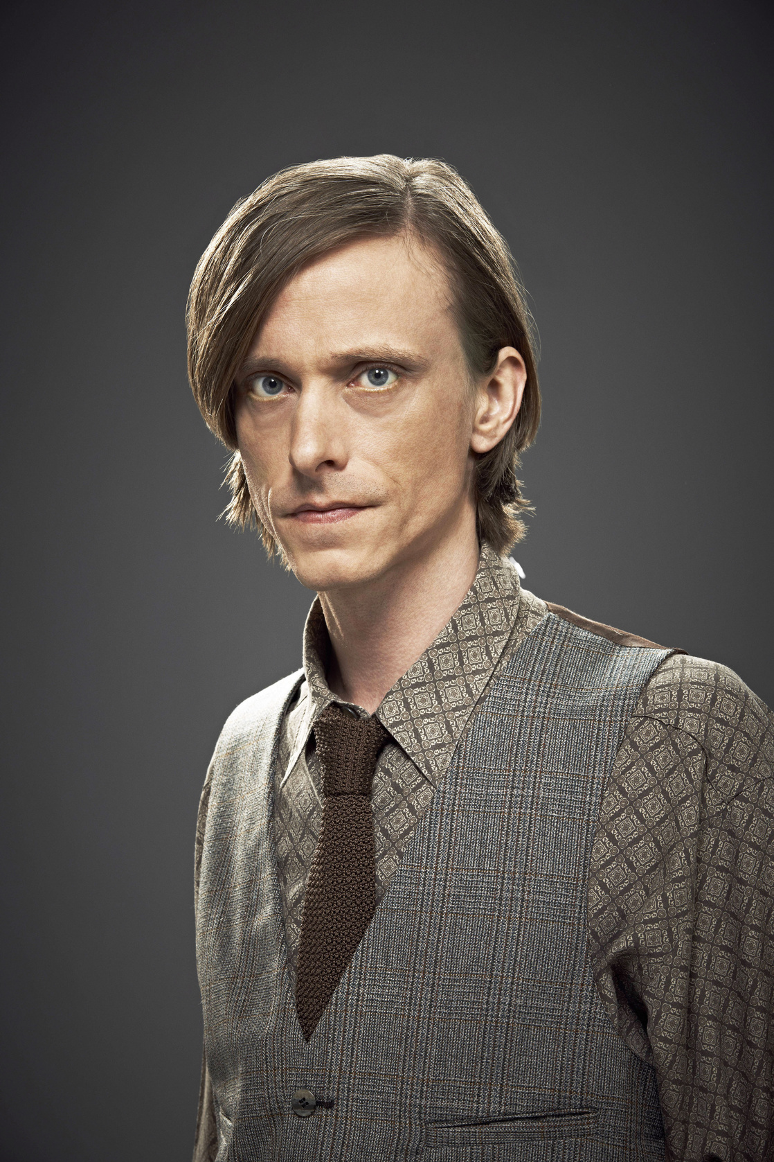 Mackenzie Crook (born 1971) Mackenzie Crook (born 1971)