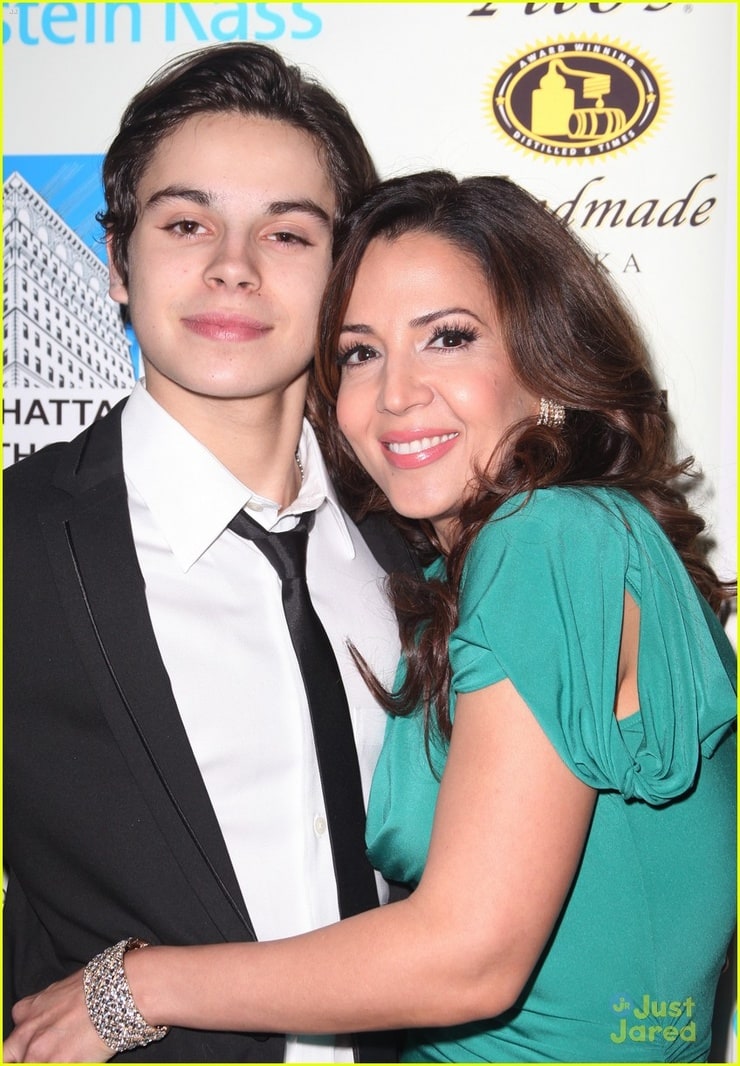 is jake t austin in a relationship